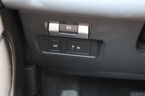 Used 2020 Land Rover Discovery Sport SE image 22