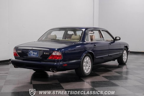 Used 1999 Jaguar XJ8 image 22