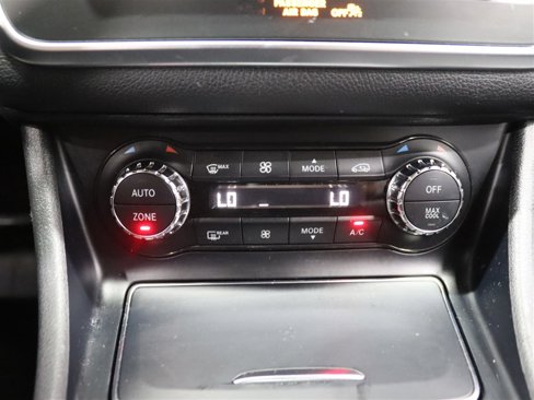 Used 2018 Mercedes-Benz CLA 250 image 28