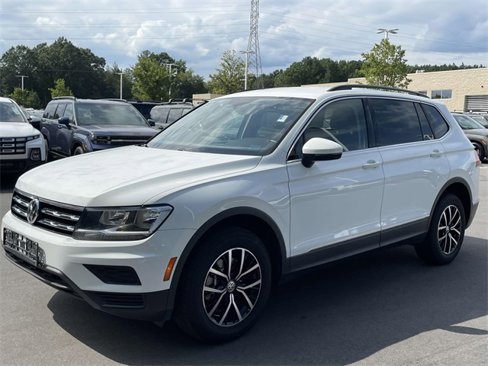Used 2021 Volkswagen Tiguan SE image 2