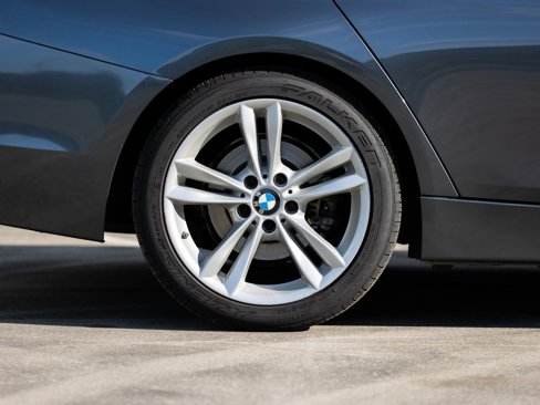 Used 2016 BMW 320i Sedan image 11