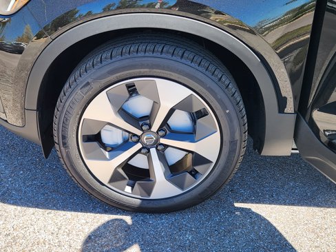 New 2025 Volvo XC40 B5 Core w/ Protection Package image 35