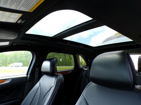 Used 2019 Lincoln MKC Reserve w/ MKC Technology Package image 14