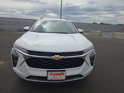 New 2025 Chevrolet Trax LT w/ LT Convenience Package image 8
