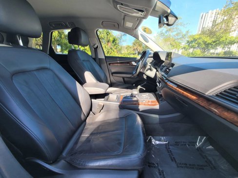 Used 2018 Audi Q5 2.0T Premium image 11