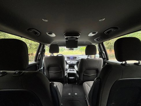 Used 2019 Chrysler Pacifica Touring Plus w/ S Appearance Package image 14