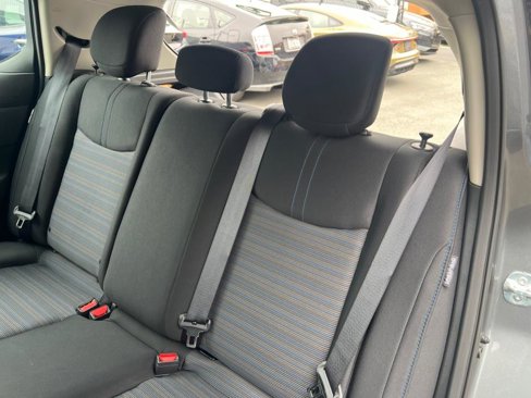 Used 2025 Nissan Leaf S image 41