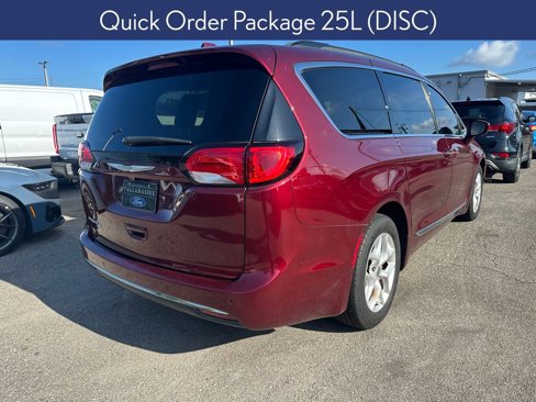 Used 2017 Chrysler Pacifica Touring-L w/ Tire & Wheel Group image 6