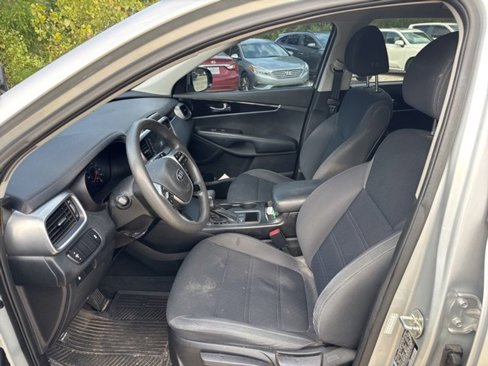 Used 2019 Kia Sorento L image 10