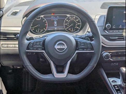 Used 2024 Nissan Altima 2.5 SR image 11