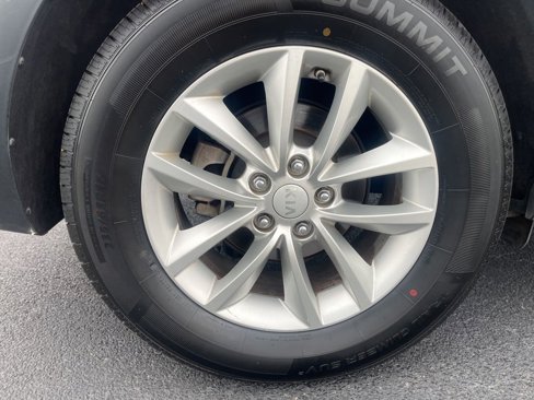 Used 2017 Kia Sorento LX image 35
