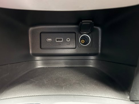 Used 2021 Chevrolet Equinox LS w/ LS Convenience Package image 19