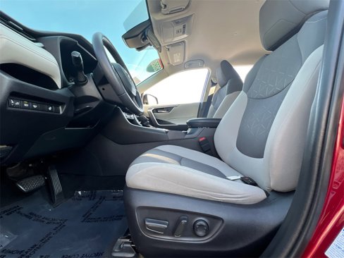Used 2020 Toyota RAV4 XLE image 24