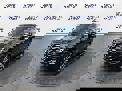 Used 2015 Lincoln Navigator 4WD image 2