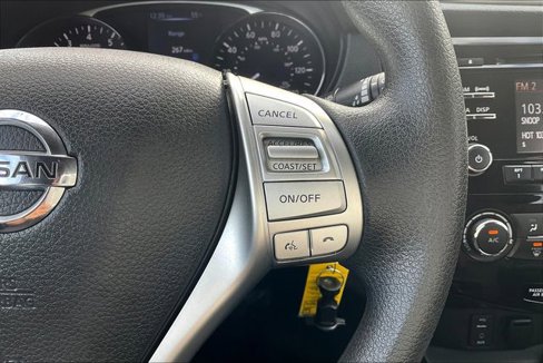 Used 2016 Nissan Rogue S image 17