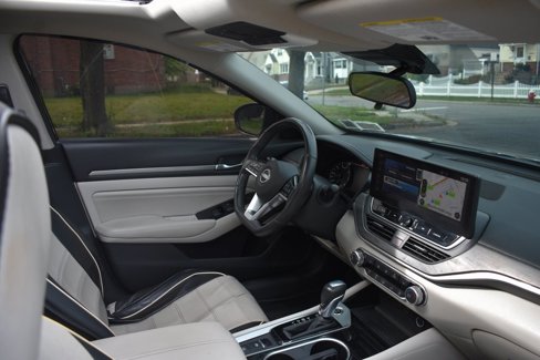 Used 2023 Nissan Altima 2.5 SV w/ SV Premium Package image 19