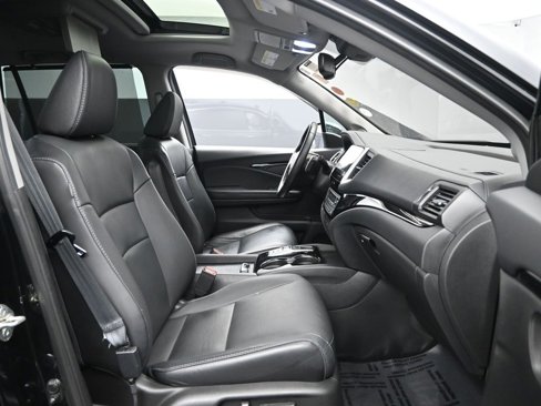 Used 2018 Honda Pilot Touring image 35
