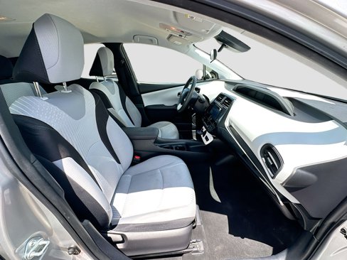 Used 2018 Toyota Prius Four image 25