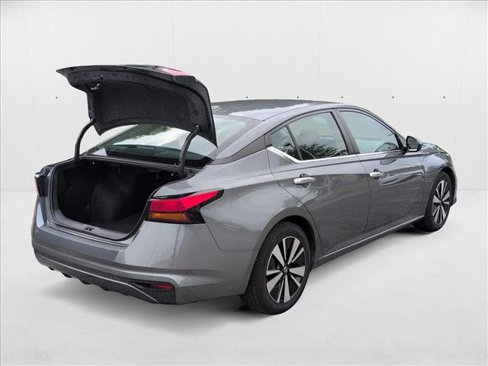 Used 2021 Nissan Altima 2.5 SV image 5