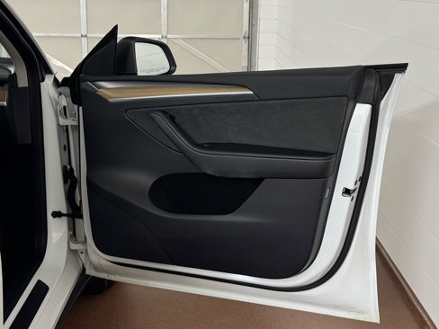 Used 2023 Tesla Model Y AWD image 37