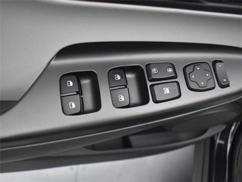 Used 2023 Hyundai Kona SEL w/ Winter Weather Package image 9