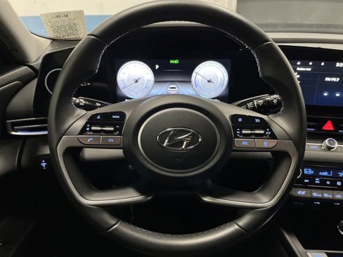 Used 2023 Hyundai Elantra Limited image 17