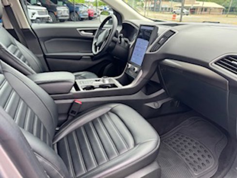 Used 2024 Ford Edge SEL image 10