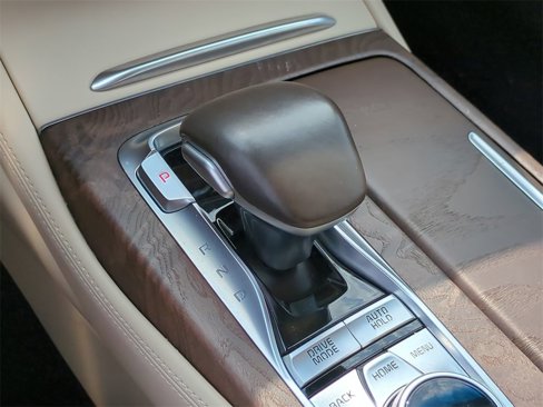 Used 2019 Kia K900 Luxury image 17