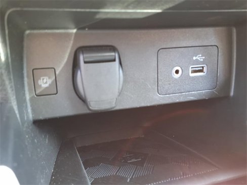 Used 2023 Nissan Versa SV image 14