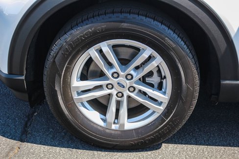 Used 2022 Ford Explorer XLT w/ Equipment Group 202A image 12