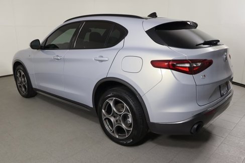 Used 2022 Alfa Romeo Stelvio Ti image 8