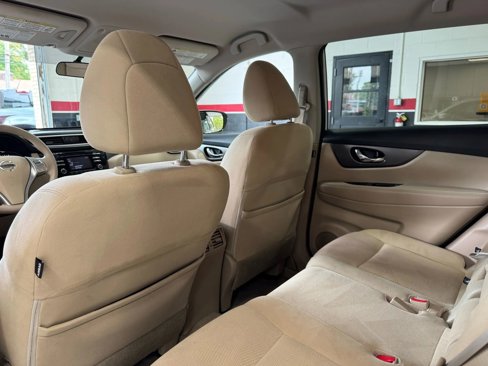 Used 2015 Nissan Rogue SV image 22