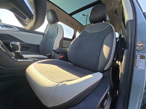 New 2025 Volkswagen Taos SE image 23