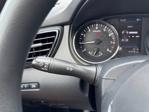 Certified 2020 Nissan Rogue Sport SV image 24