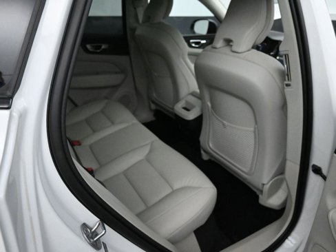 New 2025 Volvo XC60 B5 Core image 34
