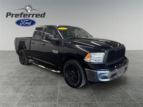 Used 2017 RAM 1500 Classic SLT image 1
