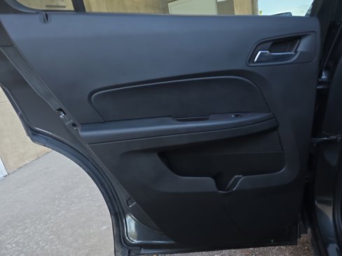 Used 2017 Chevrolet Equinox LS image 28