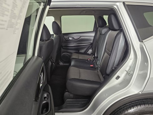 Used 2018 Nissan Rogue SV image 20