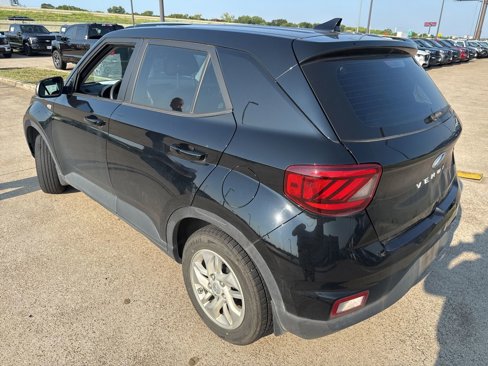 Used 2021 Hyundai Venue SE image 8