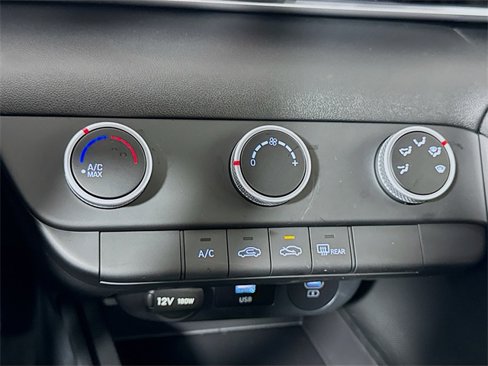 New 2025 Hyundai Elantra SE image 15