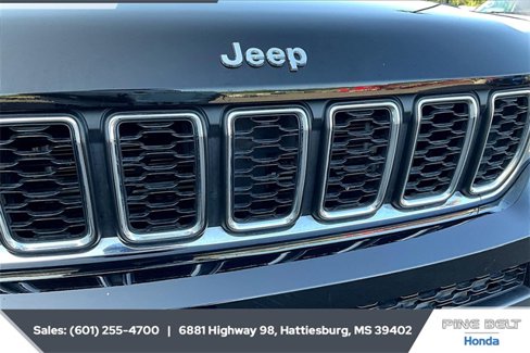 Used 2023 Jeep Grand Cherokee L Laredo image 22