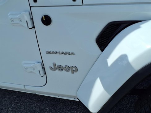 Used 2020 Jeep Wrangler Unlimited Sahara w/ LED Lighting Group image 11