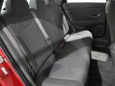 Certified 2023 Hyundai Elantra SE image 16