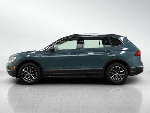 Used 2021 Volkswagen Tiguan SE w/ Panoramic Sunroof Package image 2