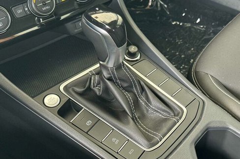 New 2024 Volkswagen Jetta SE image 20