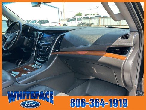 Used 2018 Cadillac Escalade Luxury image 48