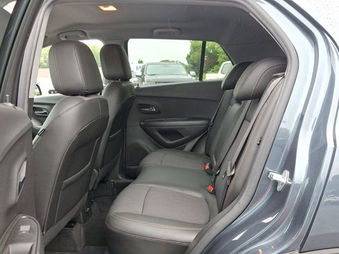 Certified 2022 Chevrolet Trax LT w/ LT Convenience Package image 19