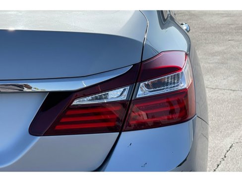 Used 2017 Honda Accord LX image 14