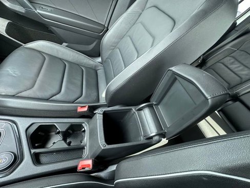 Used 2020 Volkswagen Tiguan SEL Premium R-Line image 28