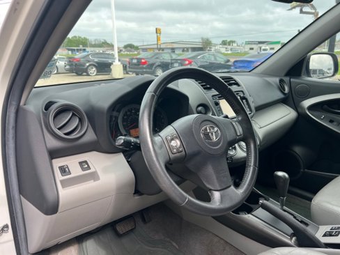 Used 2012 Toyota RAV4 Limited image 16